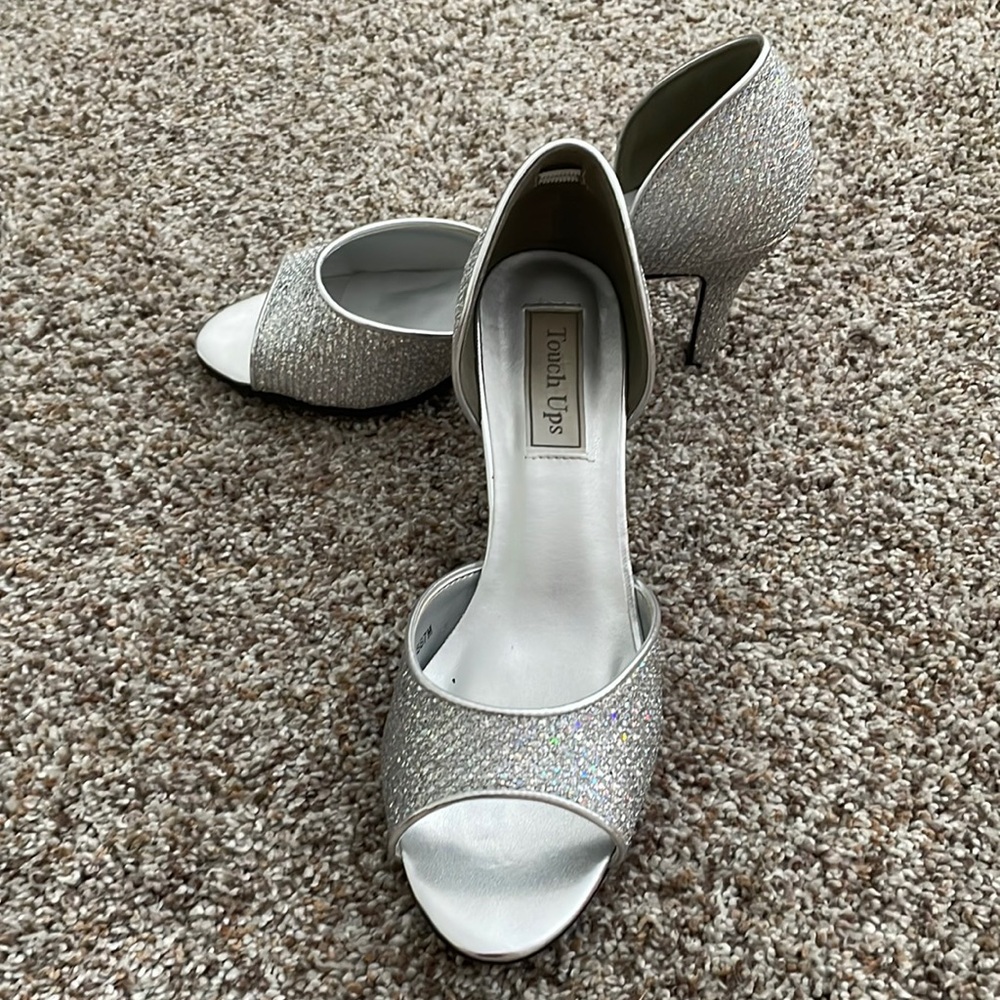 7 1/2 Silver Sparkly Touch Ups